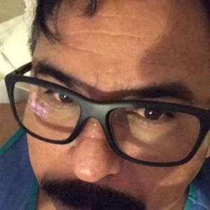 Meet your Posher, Javier